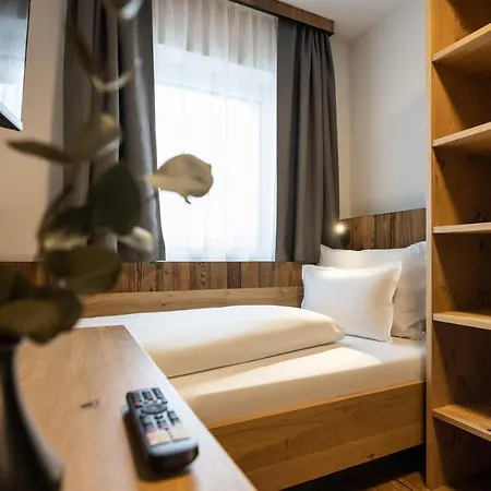 Gaestehaus Mirzl 3* שלאדמינג