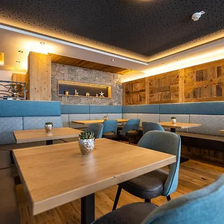 לינה וארוחת בוקר Gaestehaus Mirzl