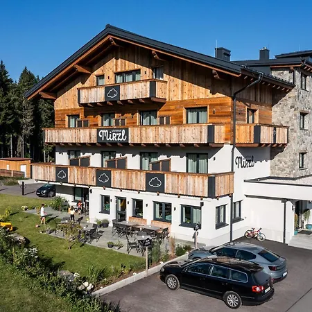 Gaestehaus Mirzl Bed & Breakfast 3*