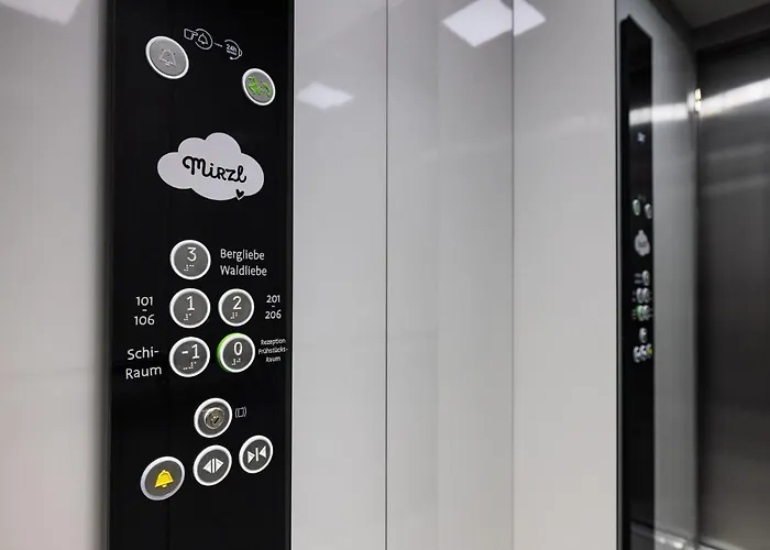 Gaestehaus Mirzl Couette-café